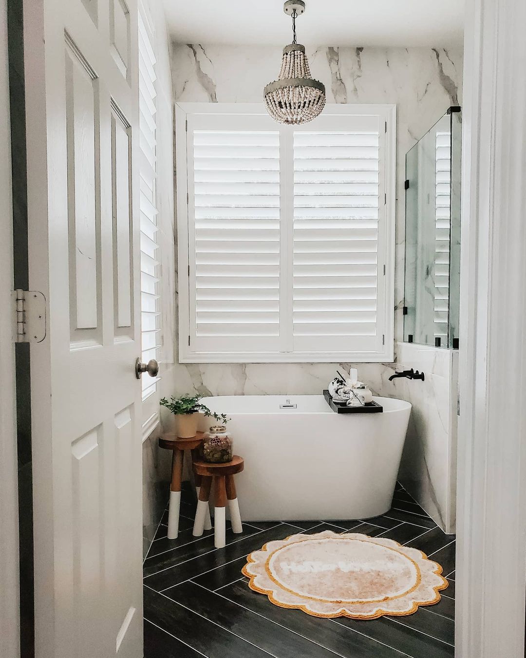 Style Your Bath with a Chic and Compact Tray