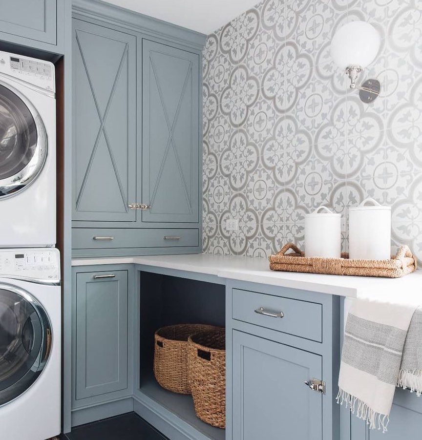 Patterned Tile for a Stylish Laundry Room