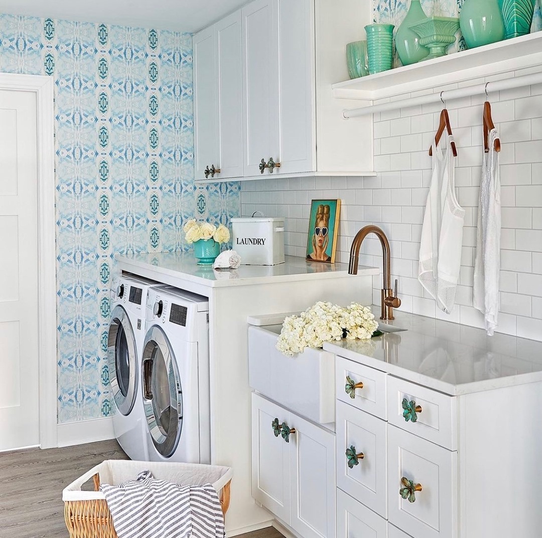Aqua Accents for a Refreshing Laundry Room