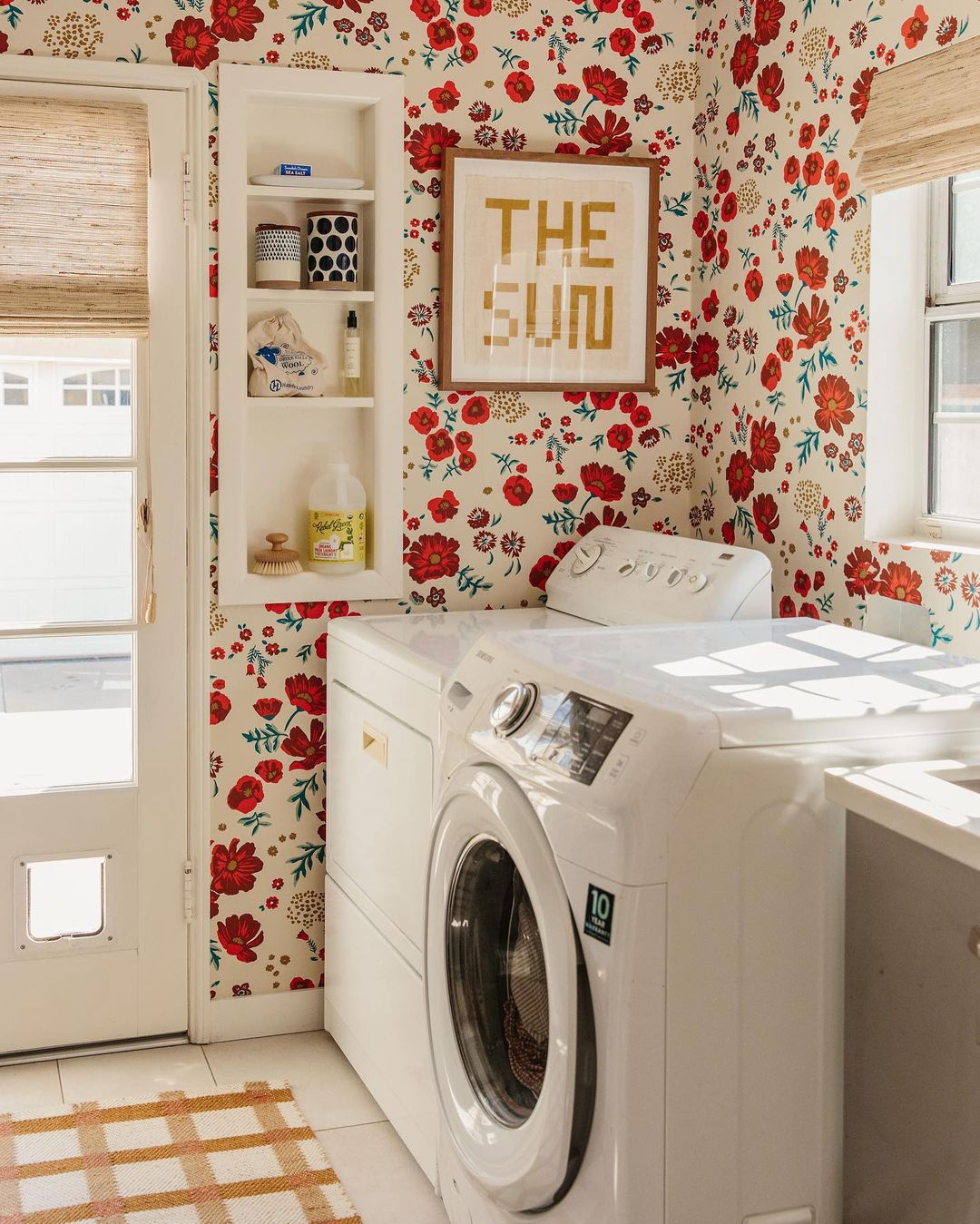 Bright Florals for a Cheerful Laundry Room