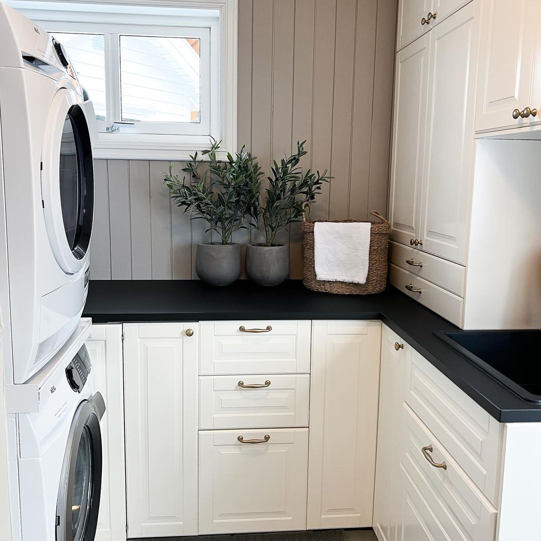 Combine Practicality and Style in a Shiplap Laundry Room