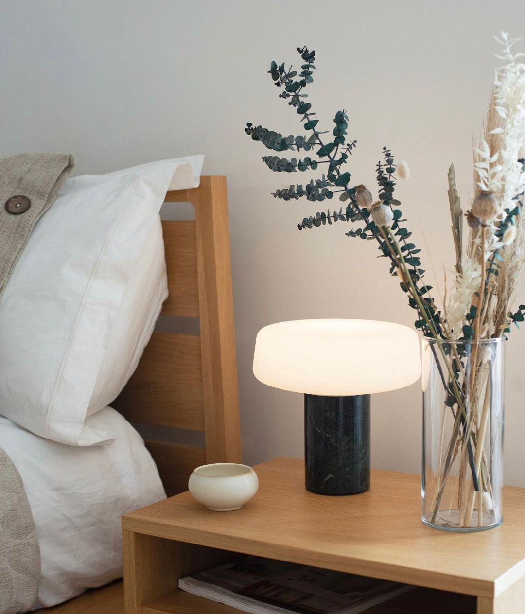 Minimalist Table Lamp for a Modern Bedroom