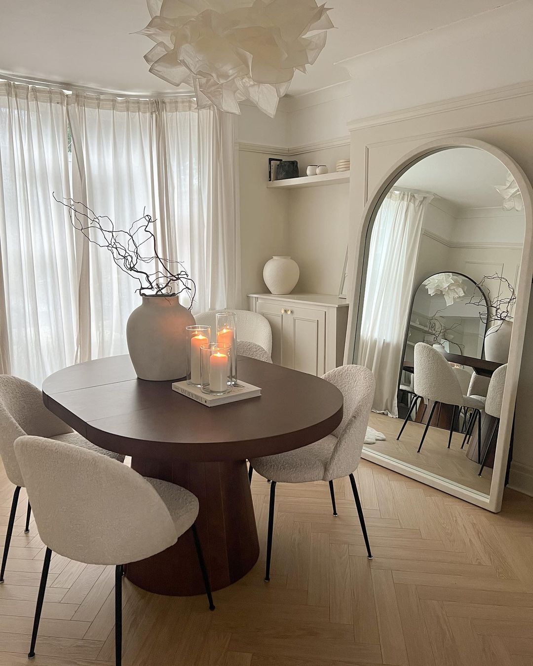 Cozy Dining Room with Floor-Length Mirror