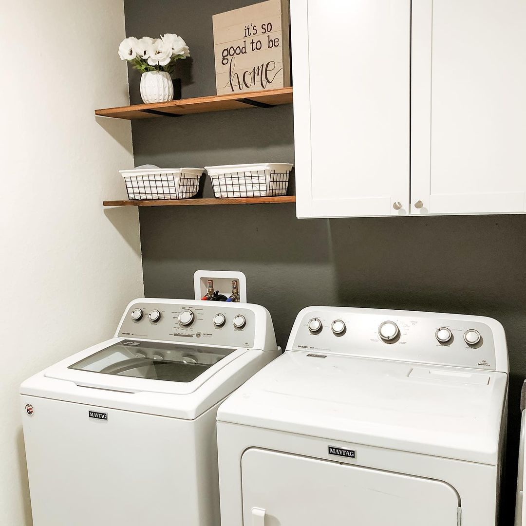 Cozy Laundry Room with Inspirational Decor