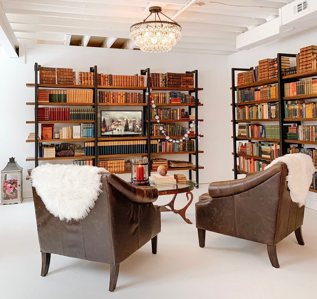 Vintage-Inspired Reading Room with Leather Chairs