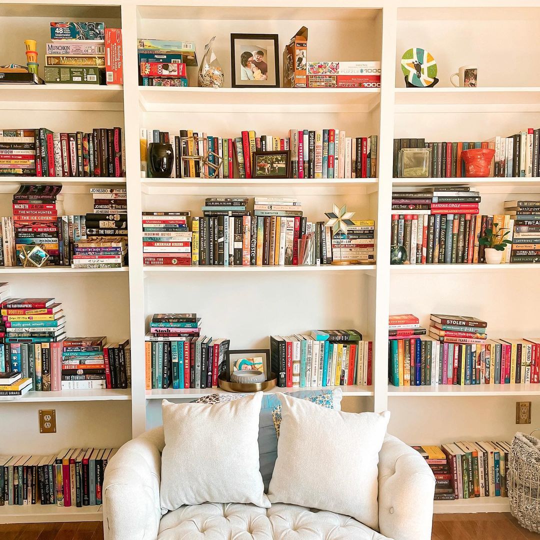 Inviting Reading Area with Abundant Bookshelves