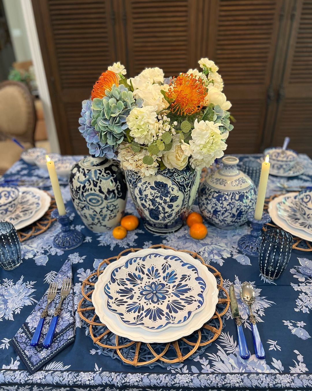 Elegant Blue and White Summer Table Decor