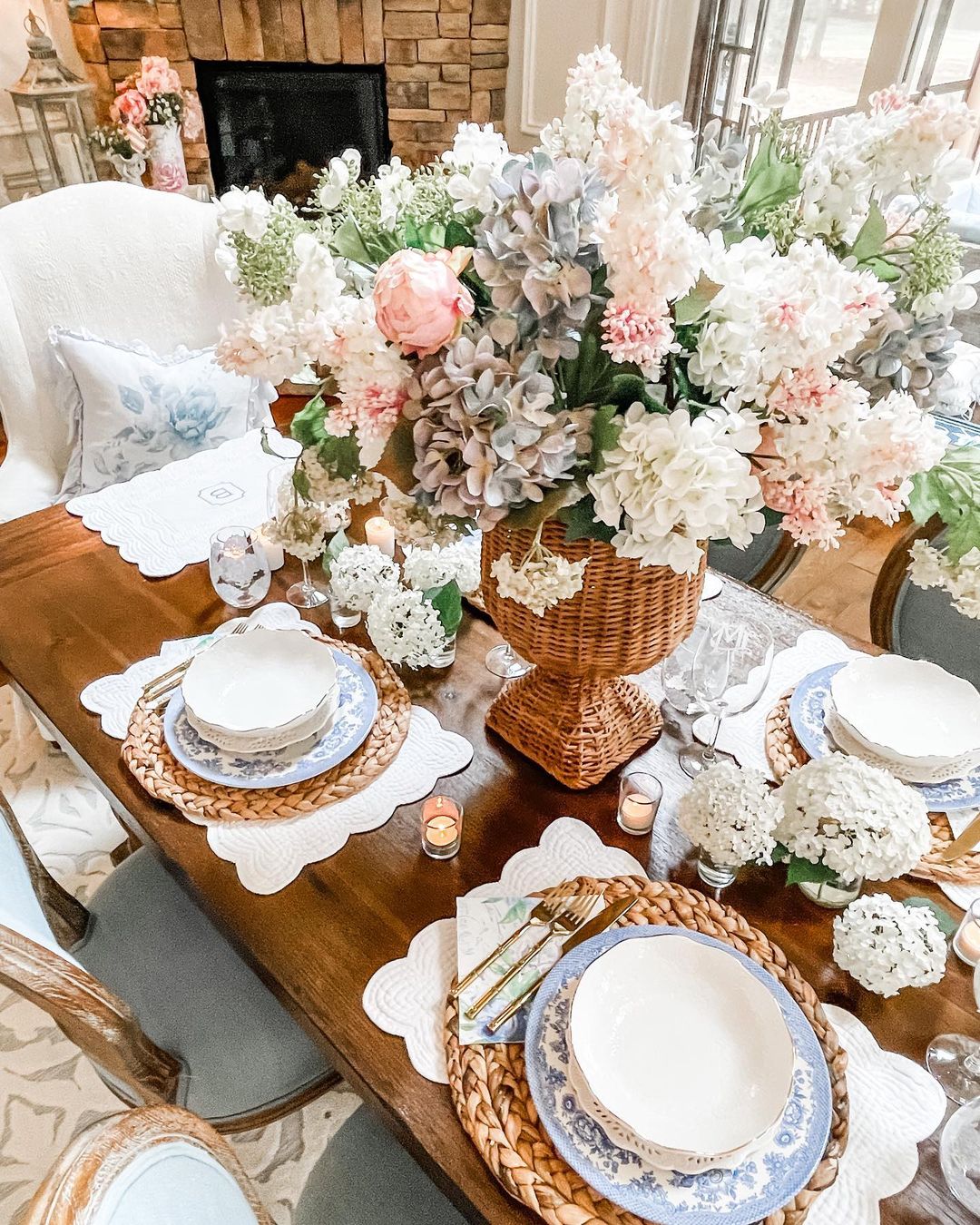 Elegant Hydrangea Summer Table Decor