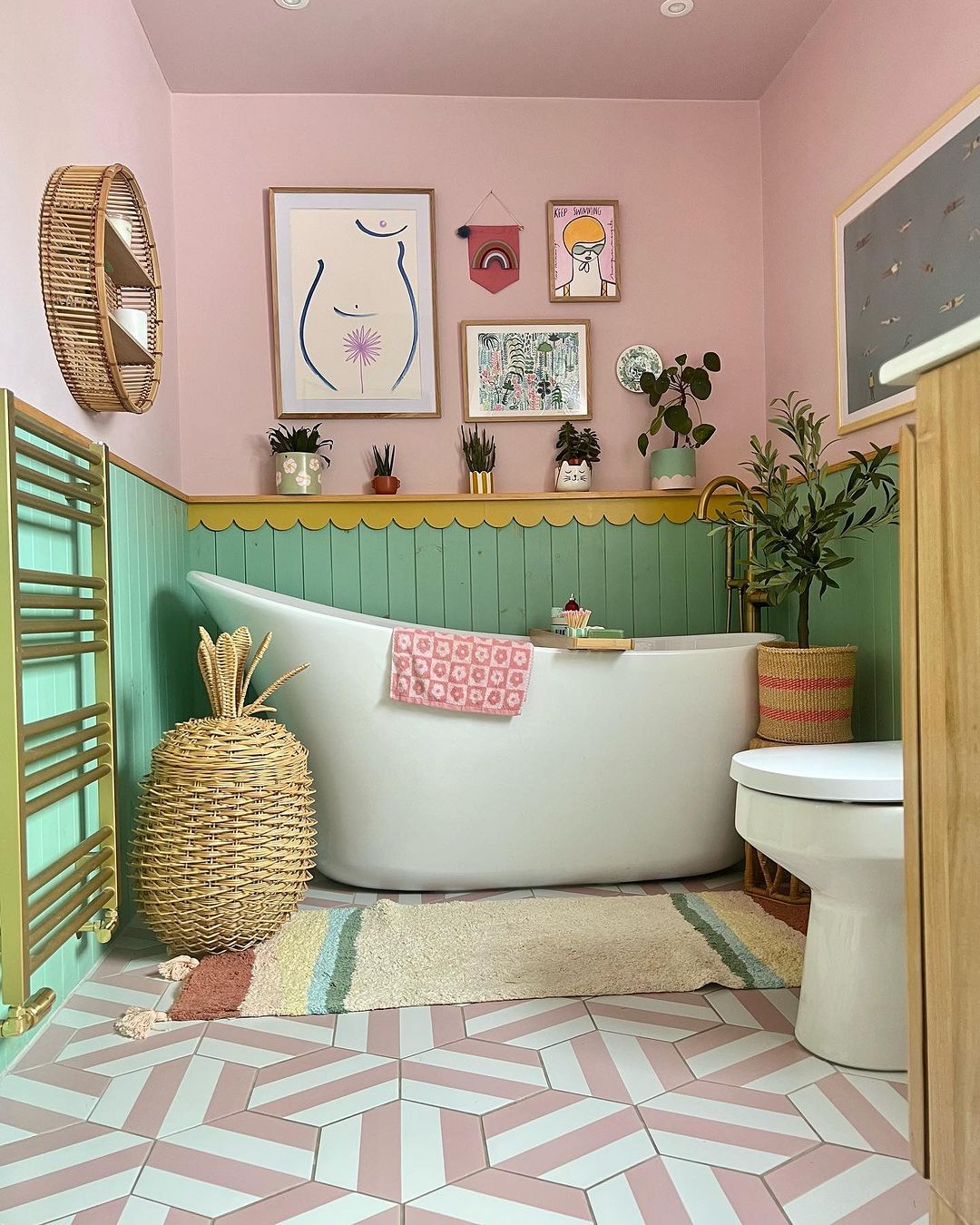 Pastel Hues and Playful Art for a Cheerful Bathroom