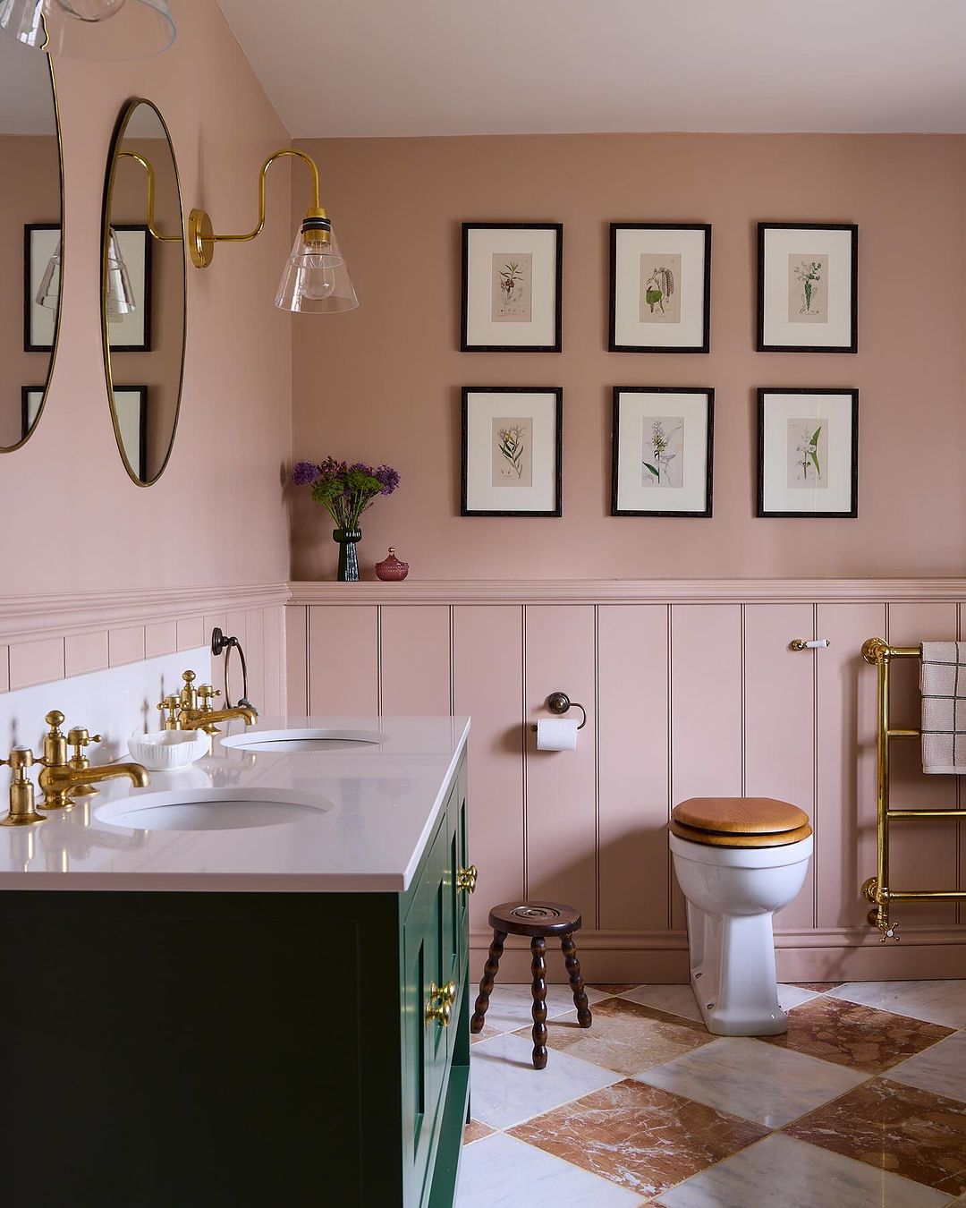 Elegant Botanical Prints and Soft Hues for a Classic Bathroom