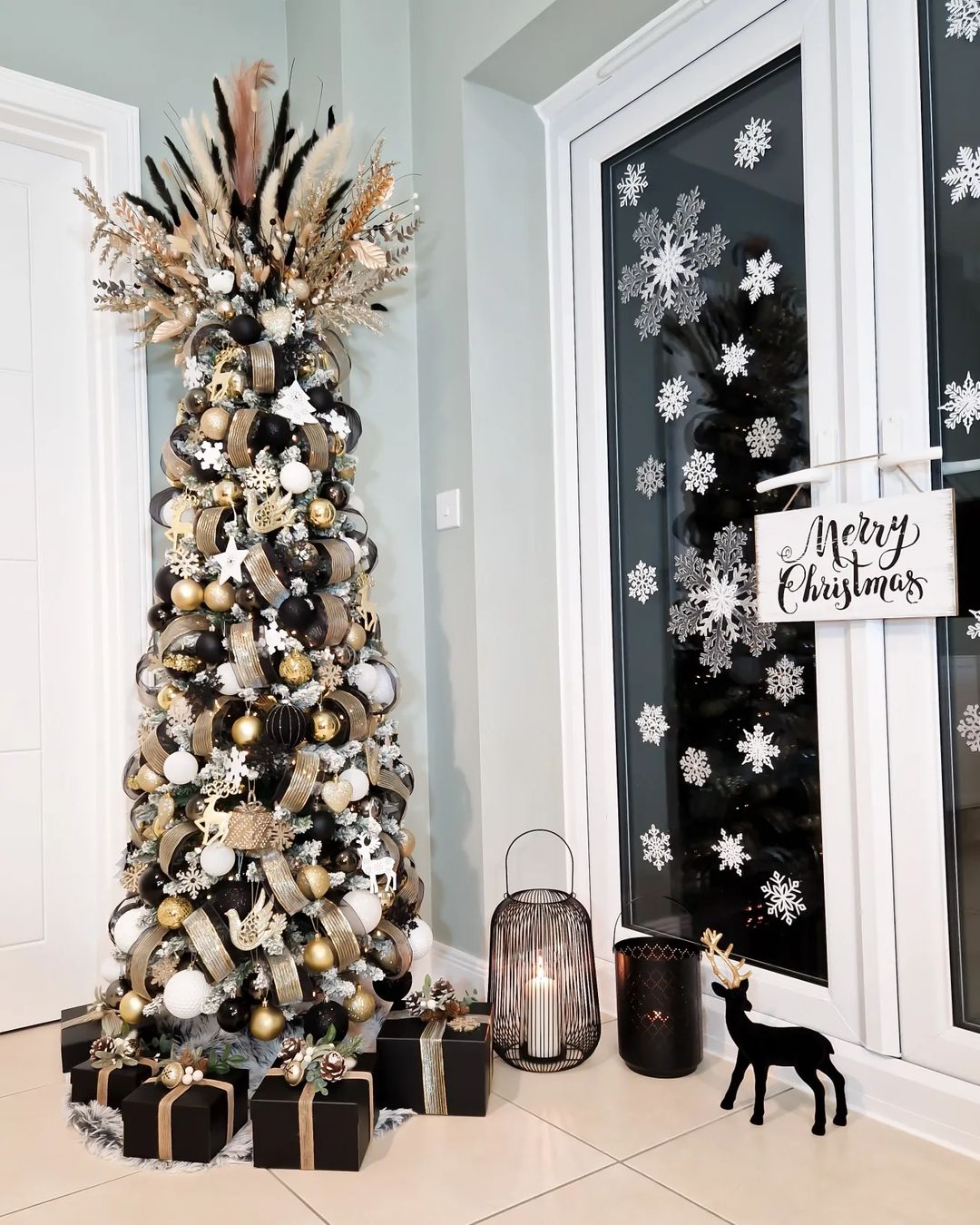 Elevate Entryways with a Sophisticated Slim Christmas Tree