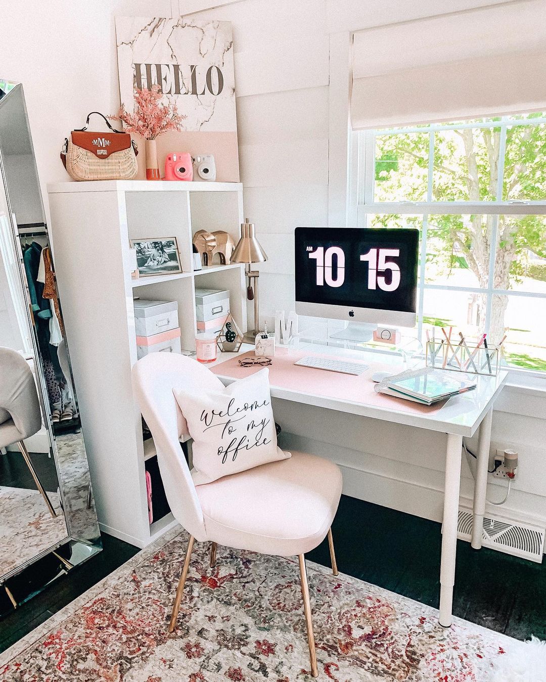 Chic and Welcoming Pink Office Space