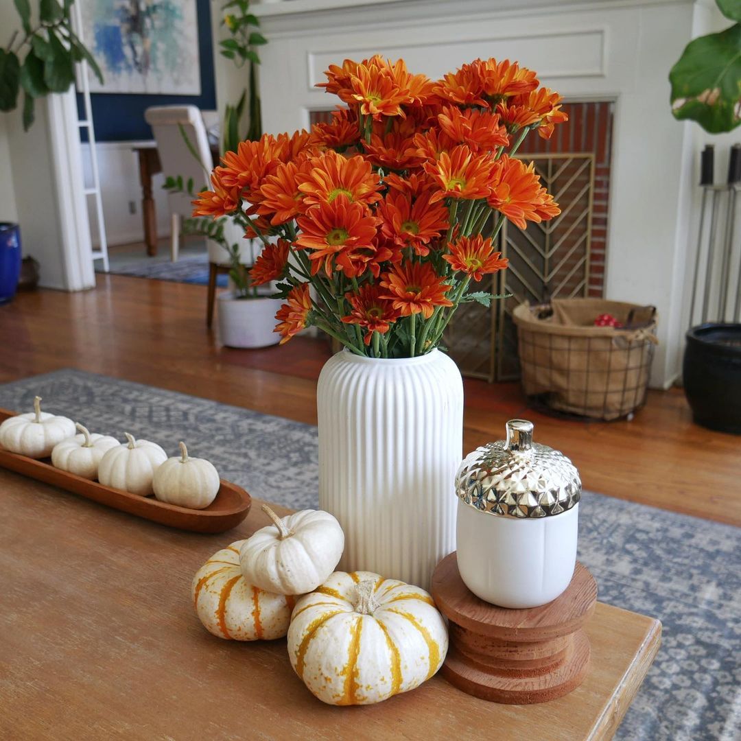 11. Simple and Elegant Boho Fall Centrepiece