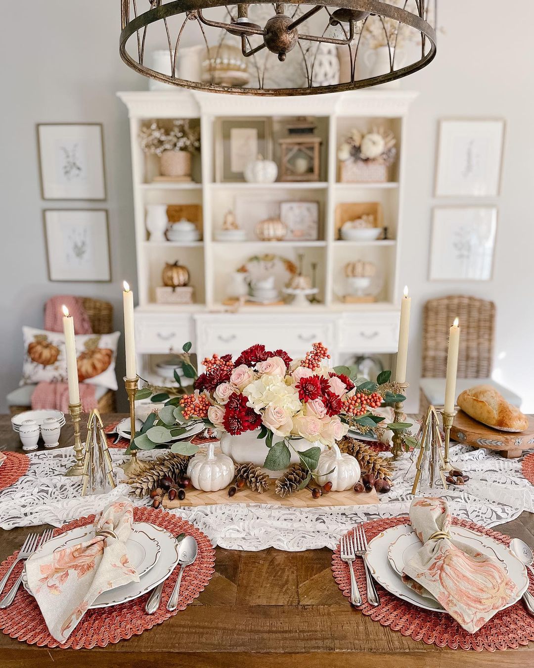 17. Festive and Elegant Thanksgiving Table