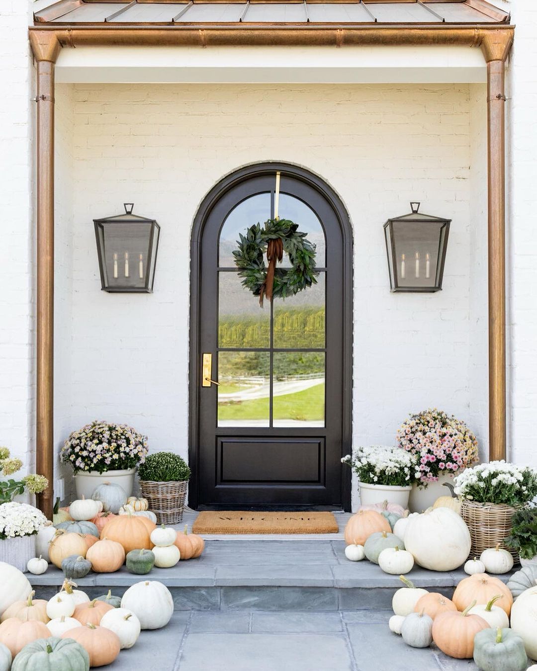 11. Elegant Neutral Fall Porch Decor