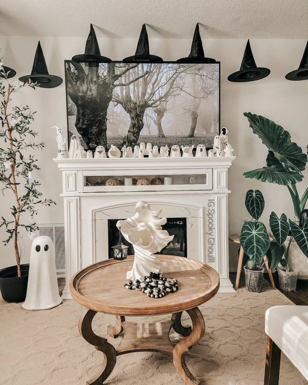 Decorate Your Fireplace with Elegant Halloween Accents