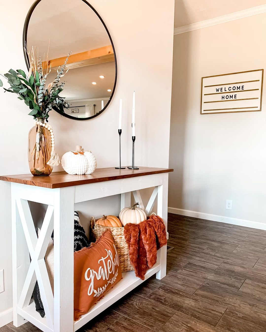 Elegant Simplicity: Layered Warm Tones for a Fall Entry Table