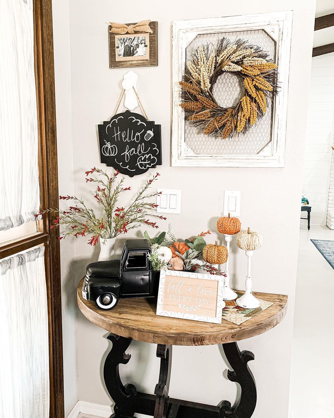 Elegant Simplicity: Layered Warm Tones for a Fall Entry Table