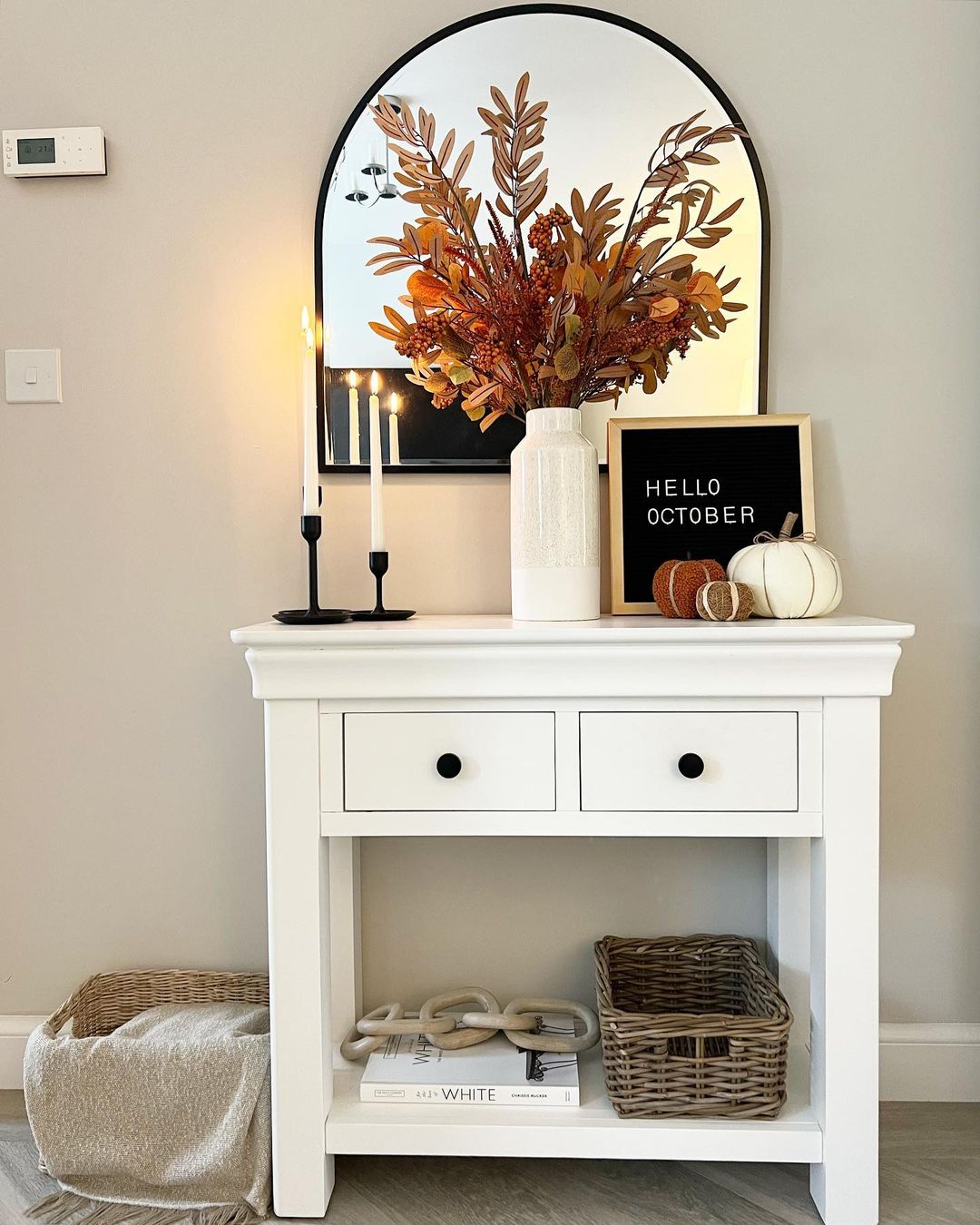 Bright and Cozy: Welcoming October with Soft Fall Tones