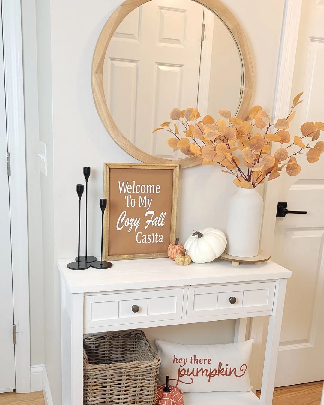 Warm Welcome: Simple and Inviting Fall Entry Decor