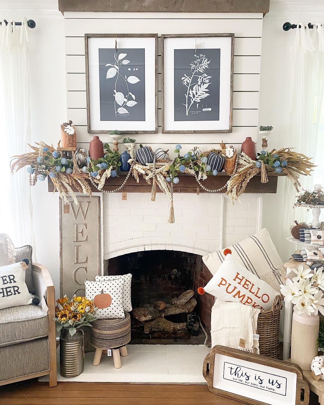 armhouse-Inspired Fall Mantel with Soft Hues and Welcoming Accents