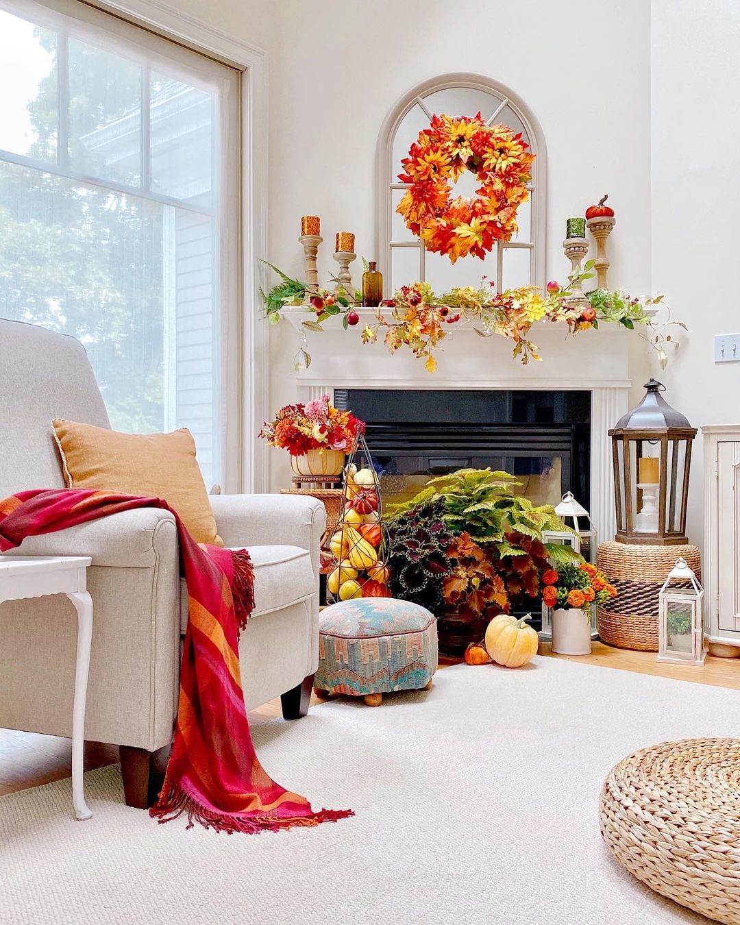 Vibrant Fall Colors and Cosy Accents