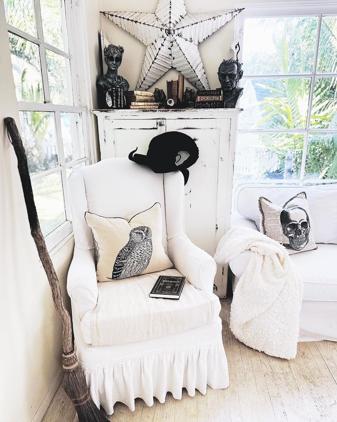  Create a Gothic Reading Nook with Vintage Decor and Dark Accents