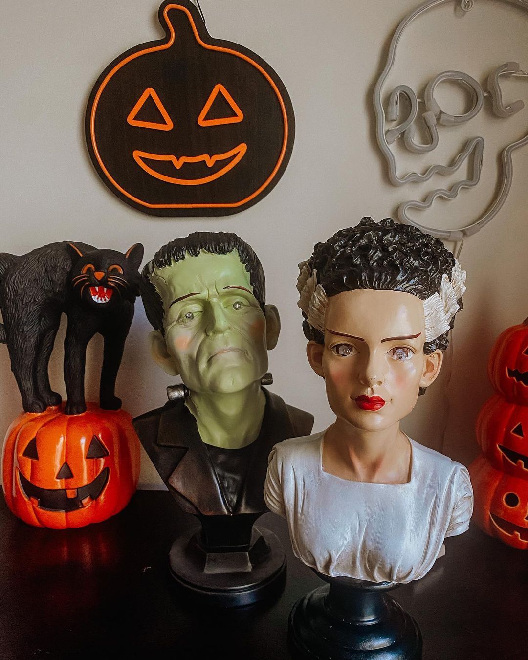 Celebrate Classic Horror with Iconic Figures and Jack-o'-Lanterns