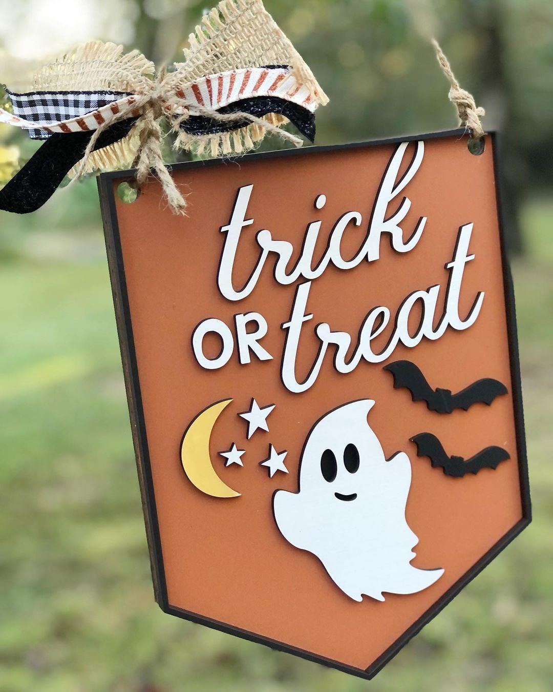 Cheerful Trick-or-Treat Sign with Festive Details