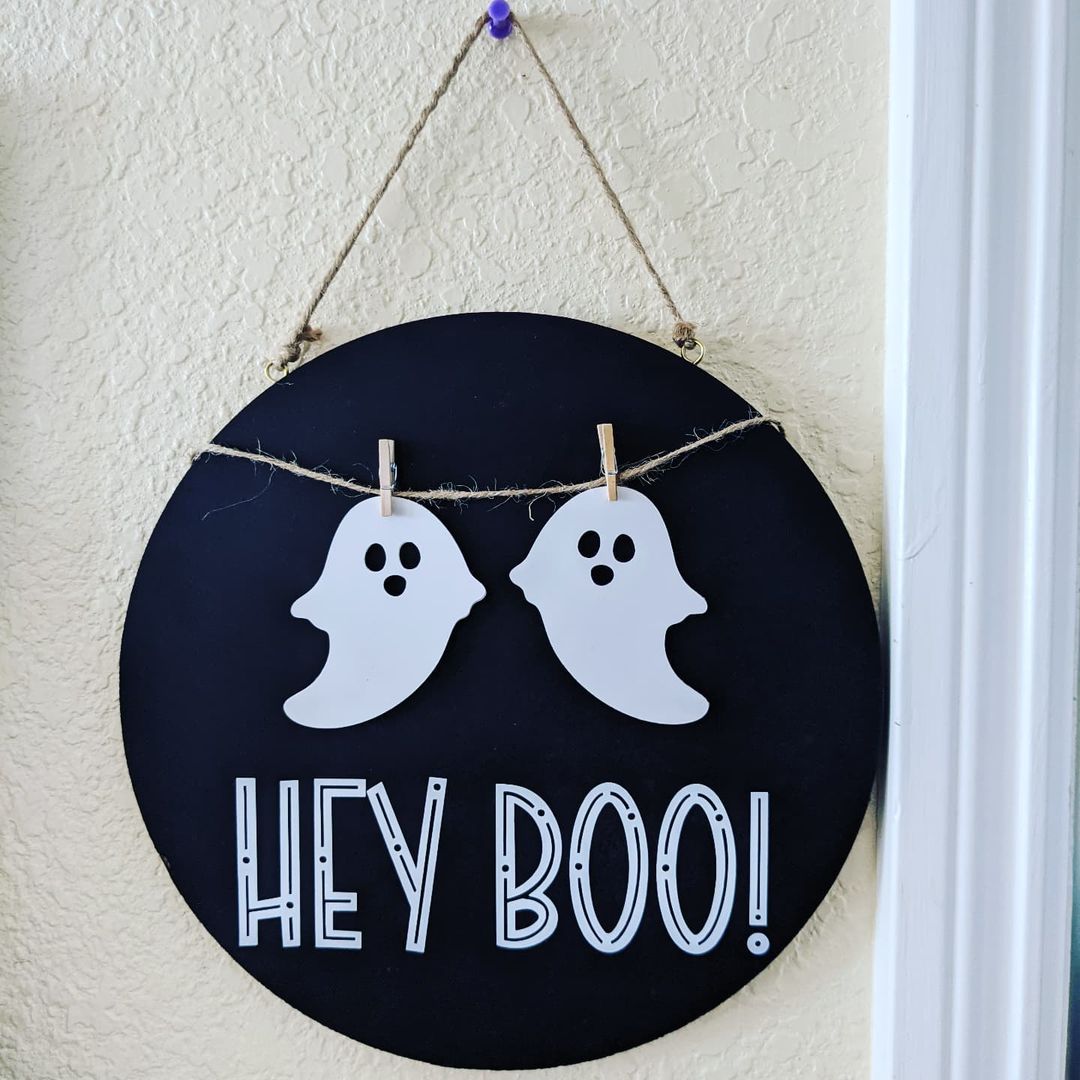 Simple and Sweet Ghostly Greeting Sign