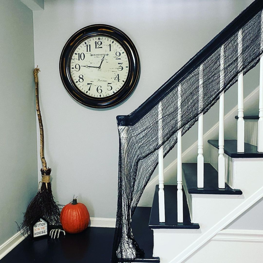  Witchy Halloween Staircase with Classic Black Accents