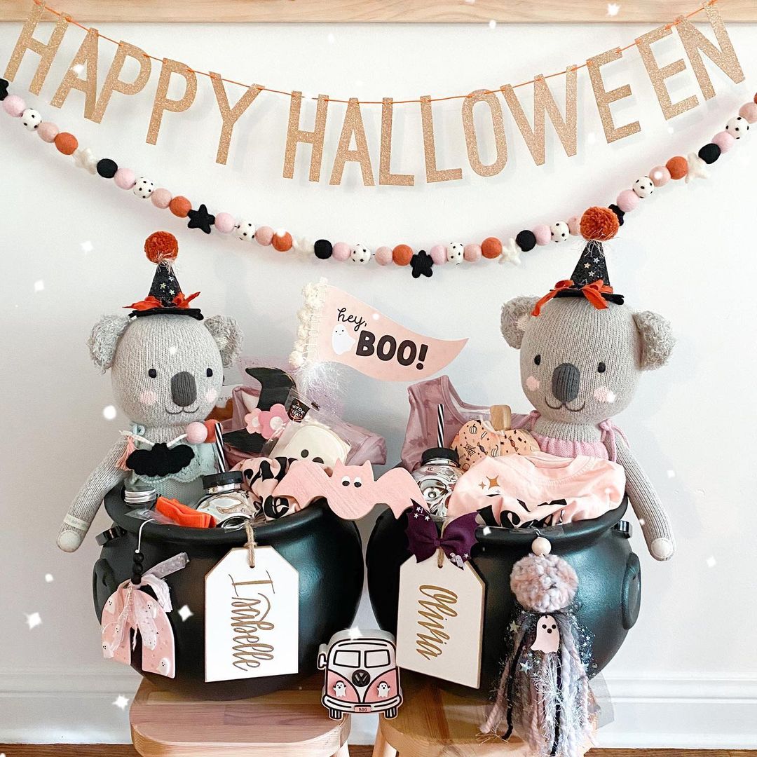 Adorable Halloween Cauldron Baskets