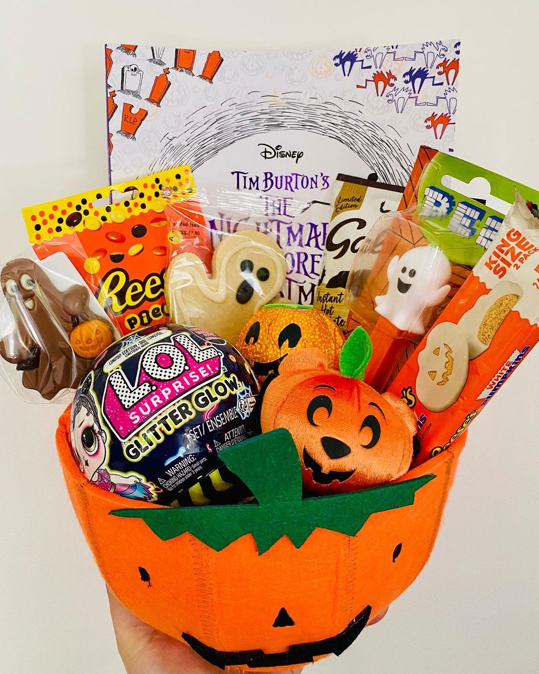 Pumpkin-Themed Halloween Basket