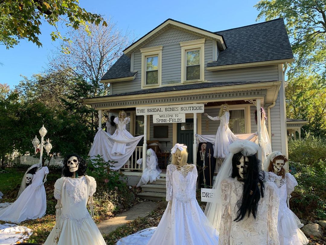 Bridal Bones Boutique: Spooky Skeleton Brides for a Haunting Lawn Display