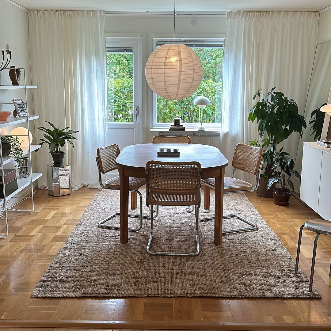 small and cozy dining room