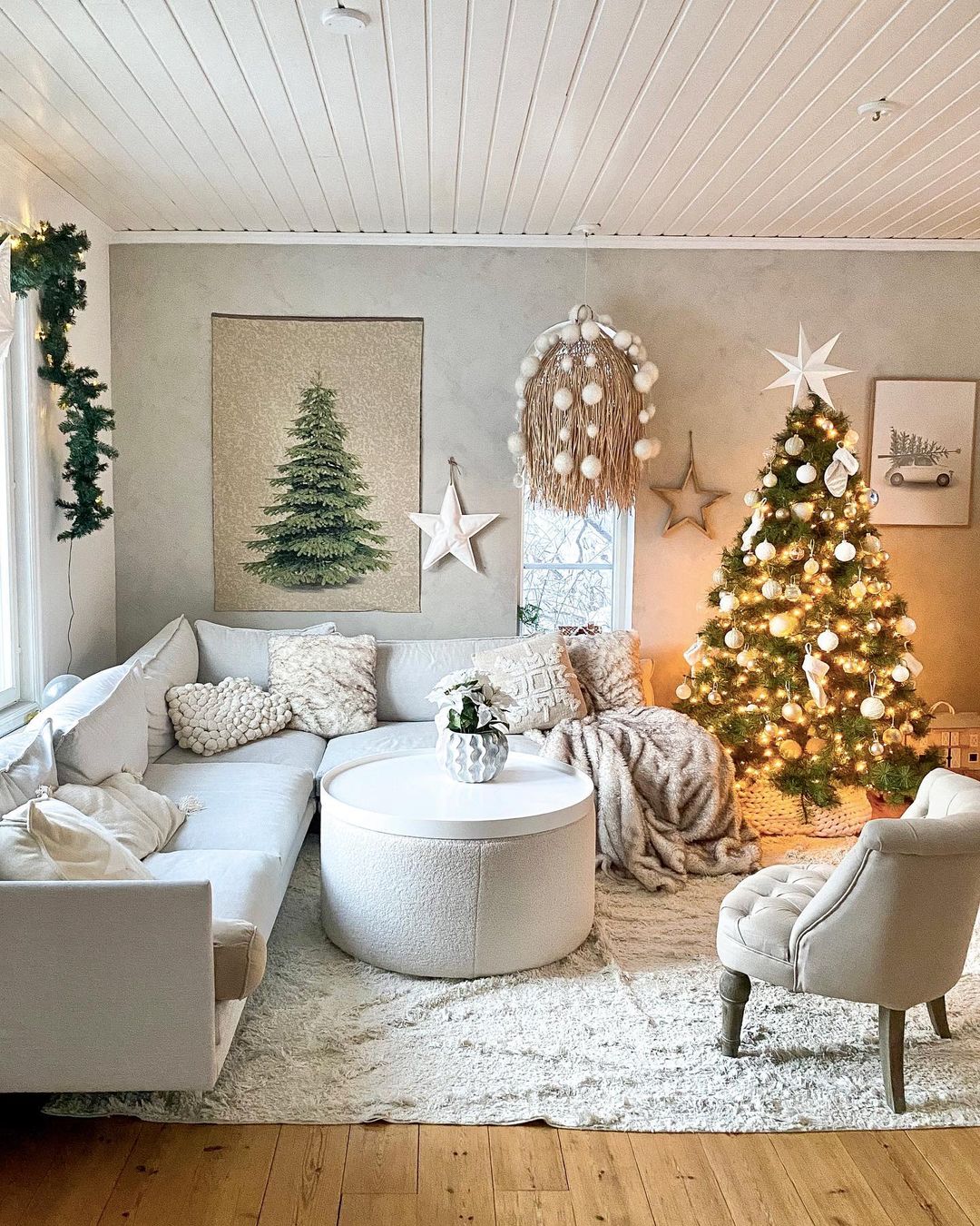  Serene All-White Christmas Couch with Cozy Textures