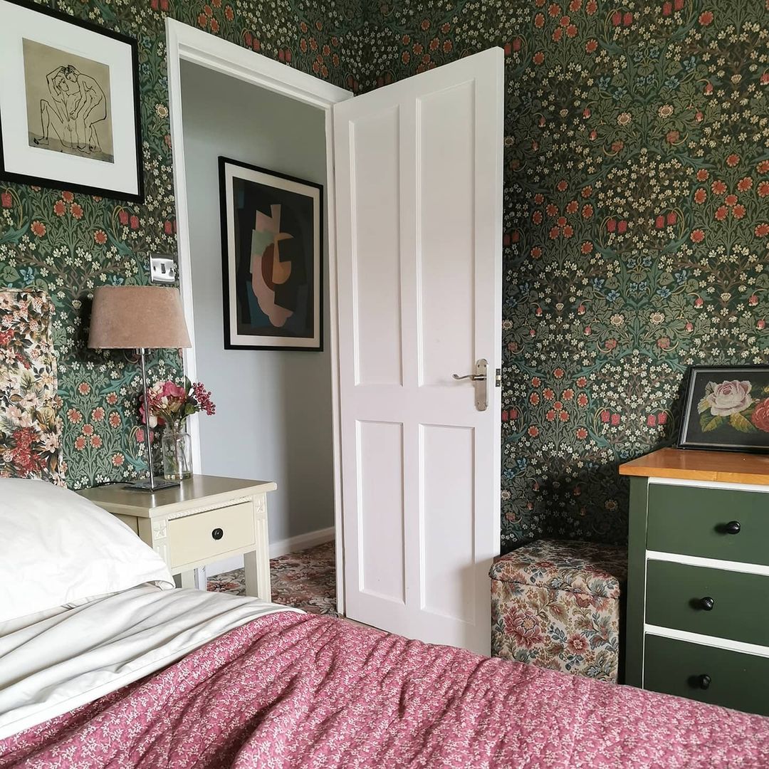 Embrace Bold Floral Wallpaper with Coordinating Patterns