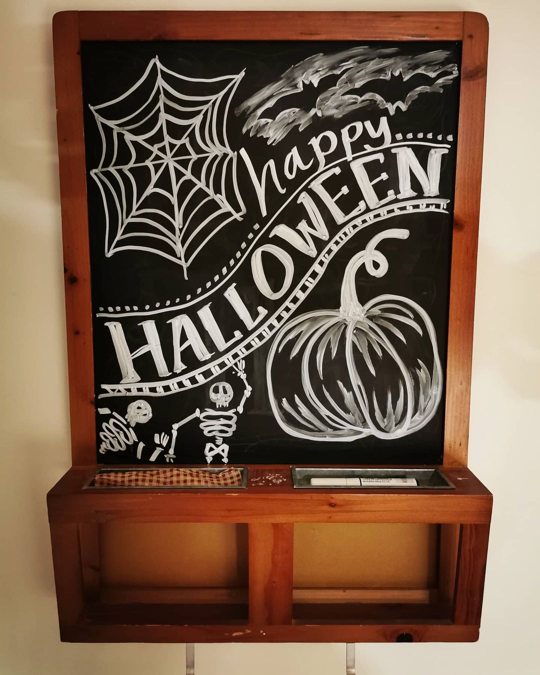 Keep It Classic with a Simple Yet Spooky Halloween Chalkboard