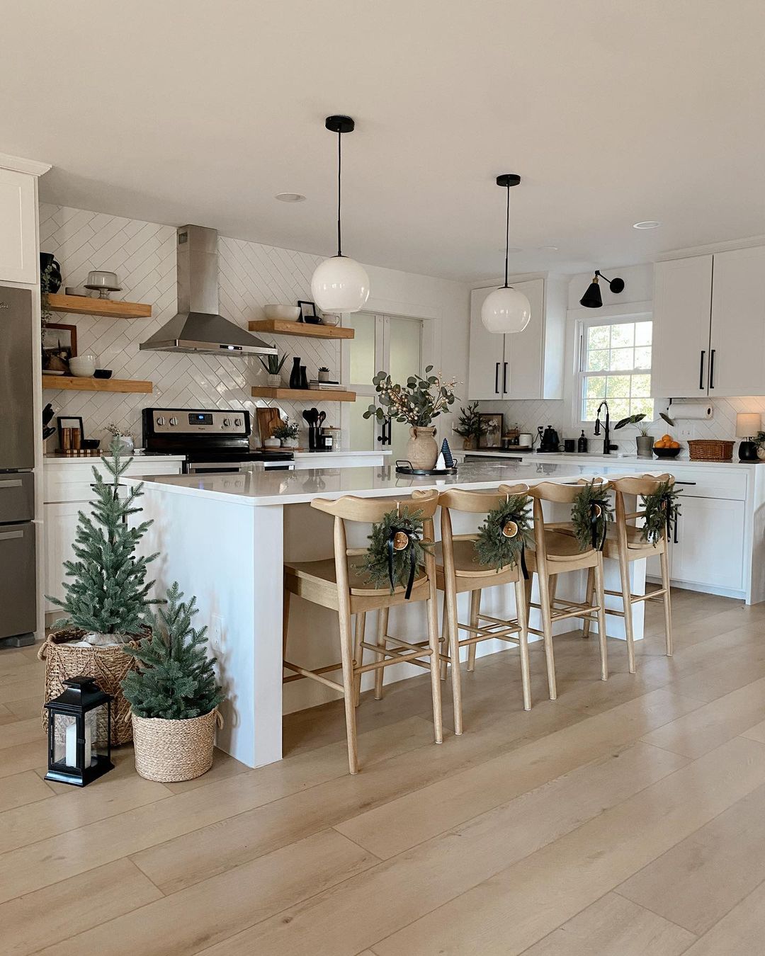 Embrace Minimalist Holiday Decor with Subtle Greenery Accents