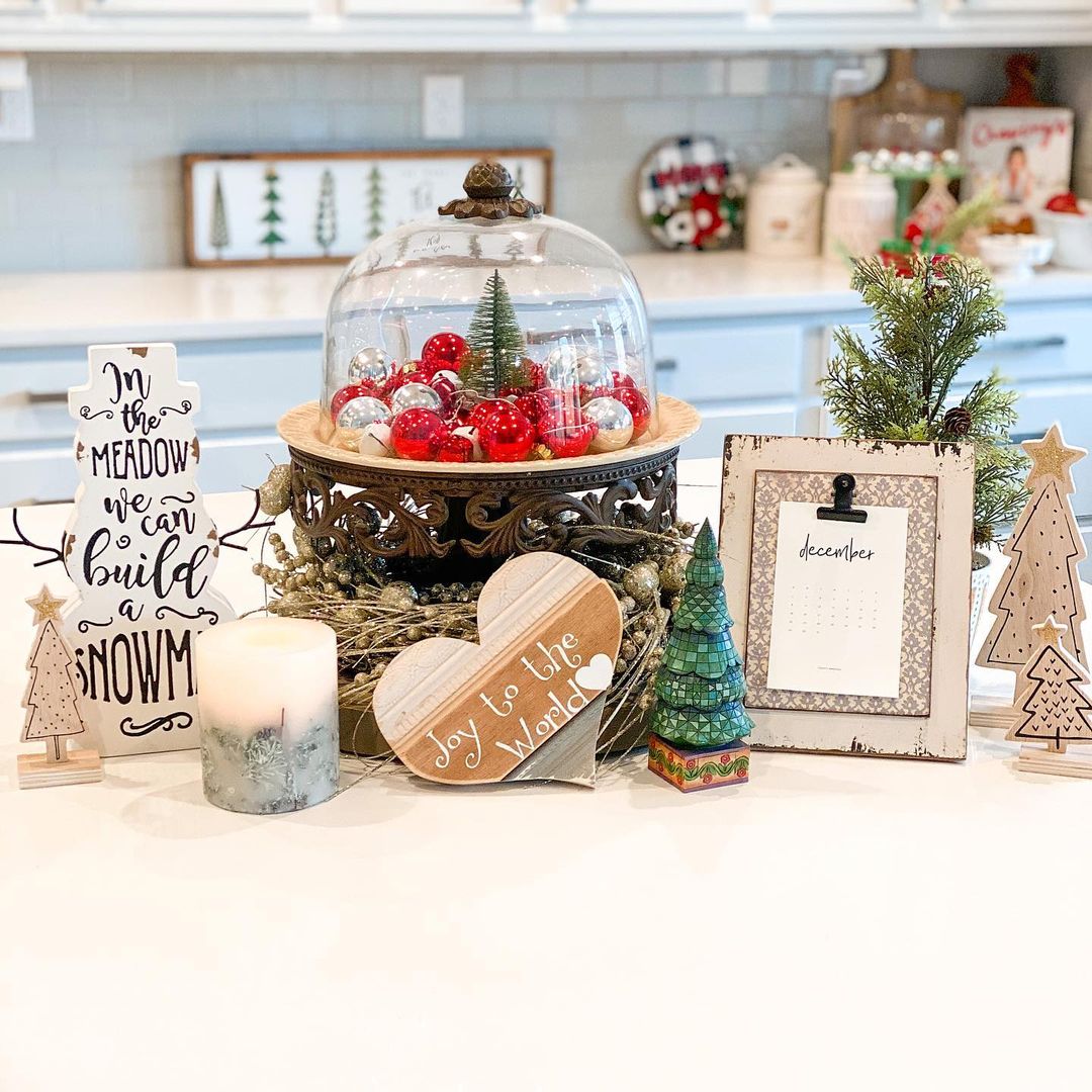 Create a Festive Christmas Vignette with Personalized Decor