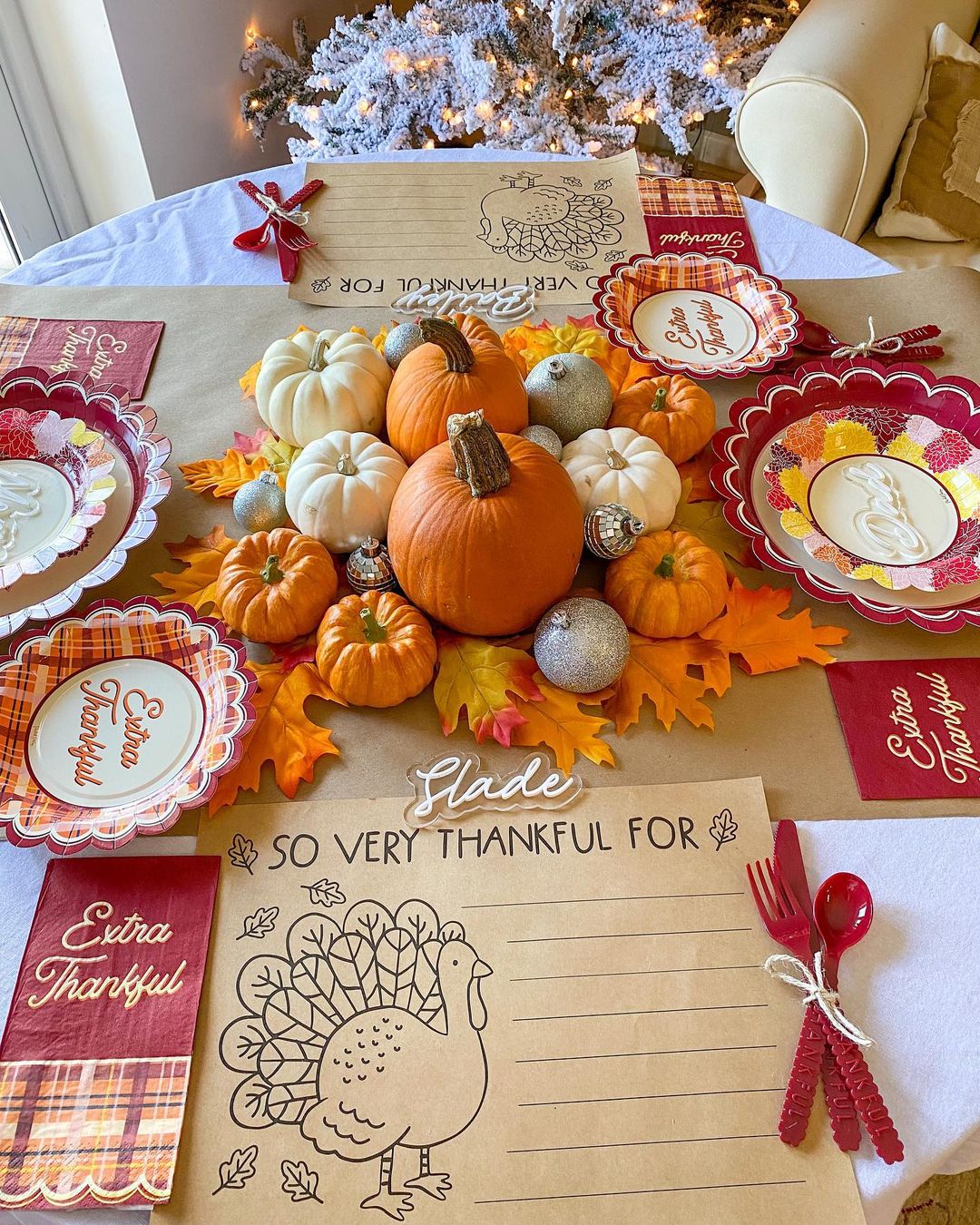 Fun and Interactive Thanksgiving Table with Pumpkins and Personal Touches