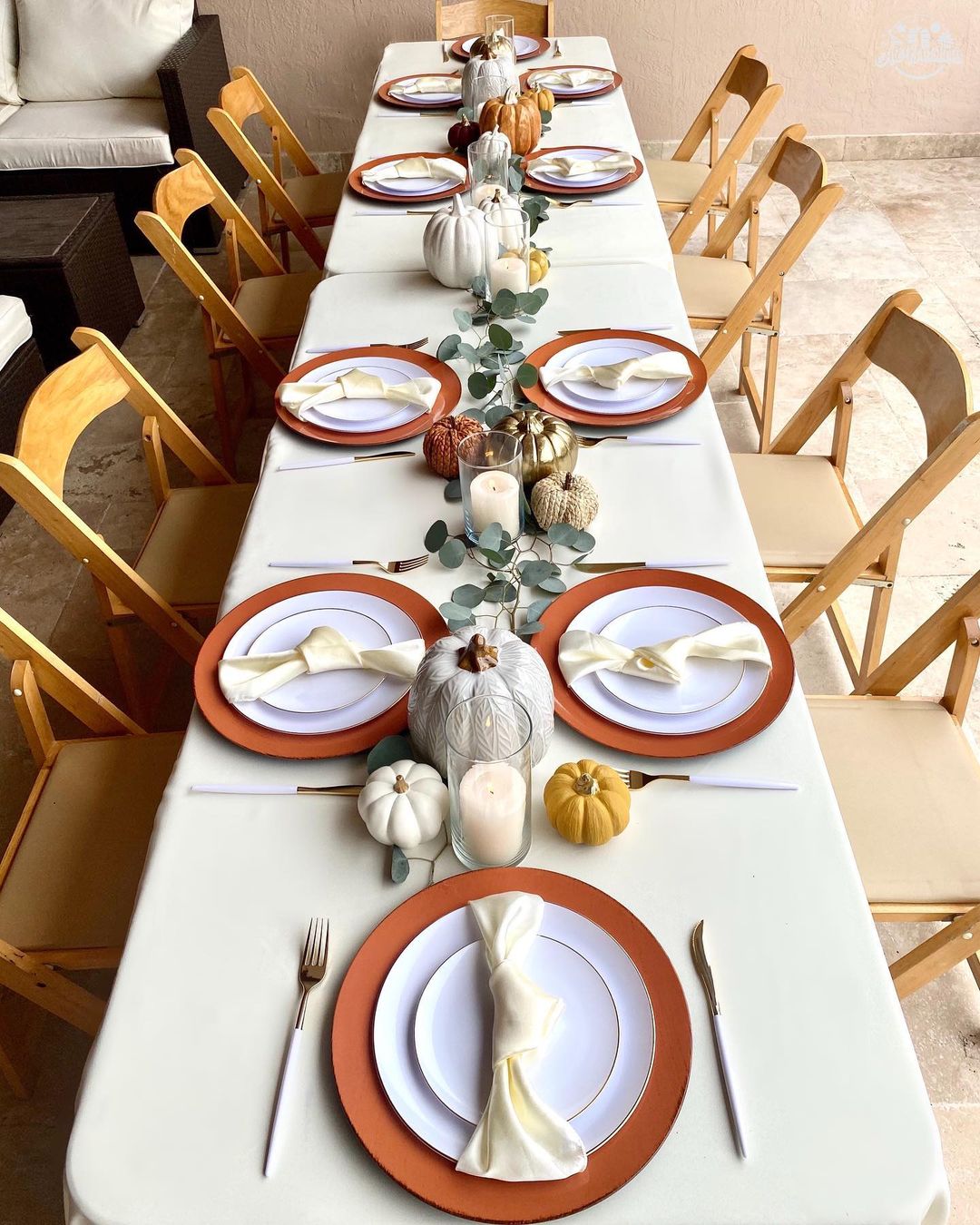 Simple and Elegant Thanksgiving Table with a Pumpkin Centrepiece