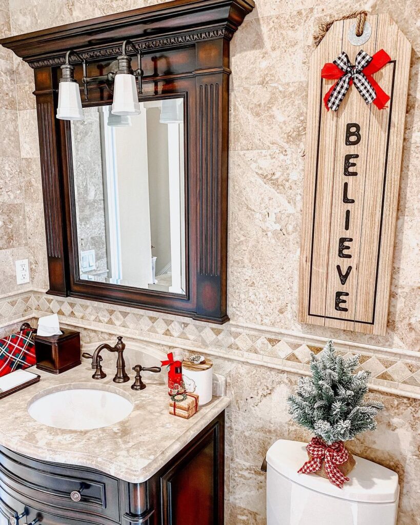 25 Cozy And Elegant Bathroom Christmas Decor Ideas For You