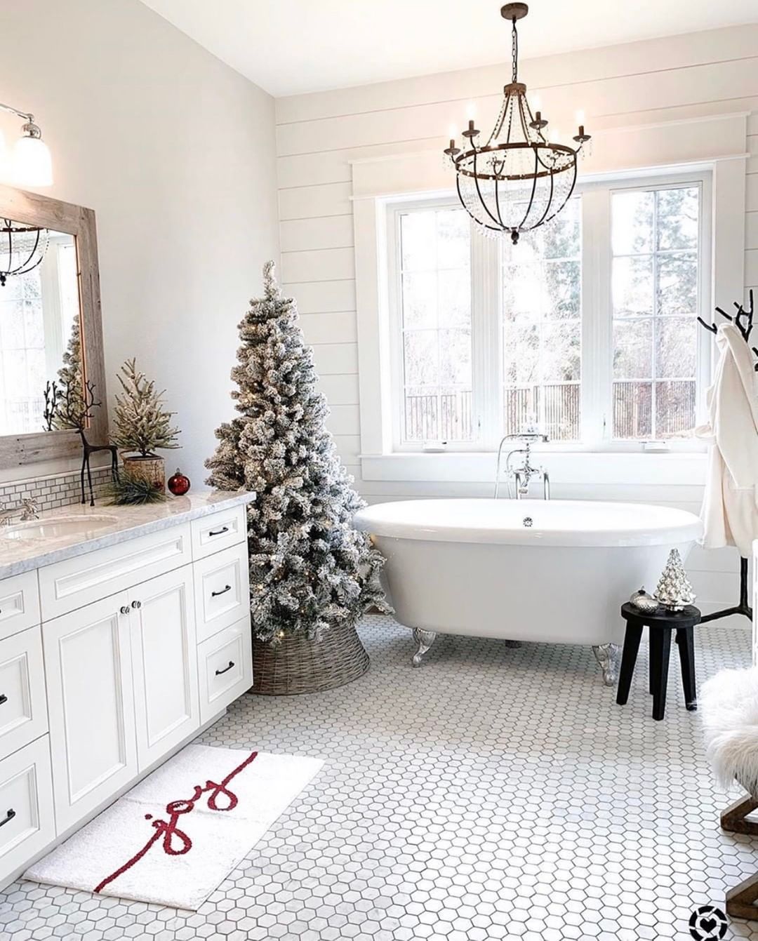 Cheerful Christmas Bathroom Refresh