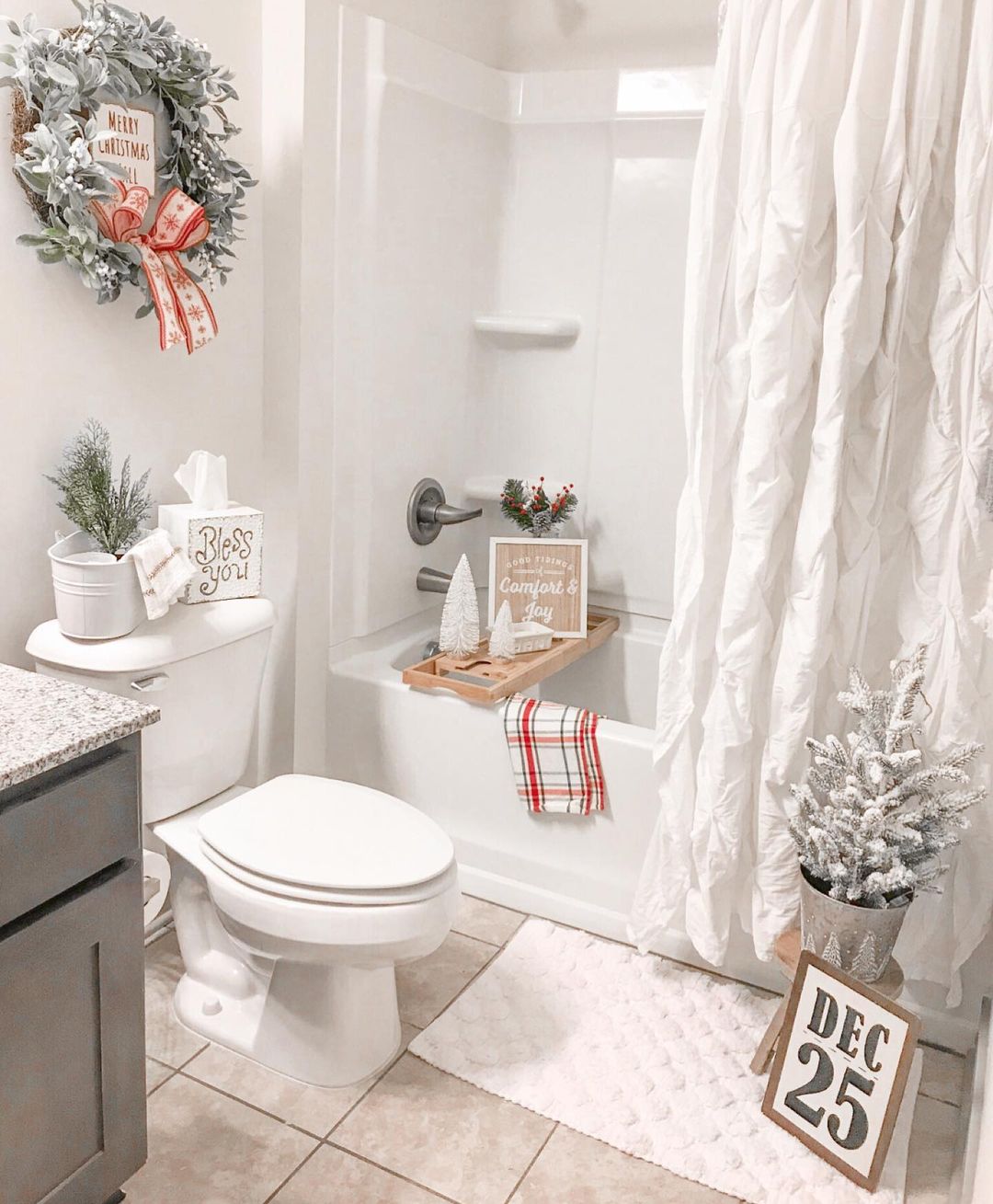 19. Neutral Christmas Bathroom Bliss