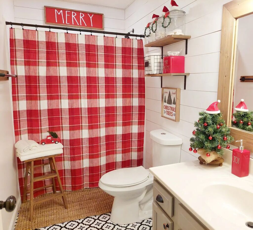 25 Cozy And Elegant Bathroom Christmas Decor Ideas For You