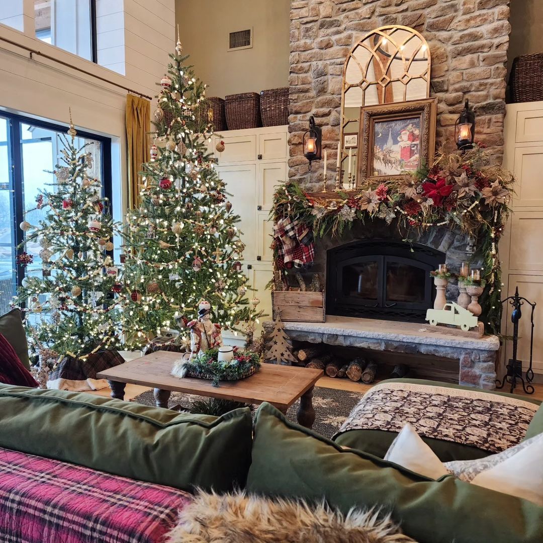 Rustic Elegance: DoubleTree Delight for a Cozy Christmas