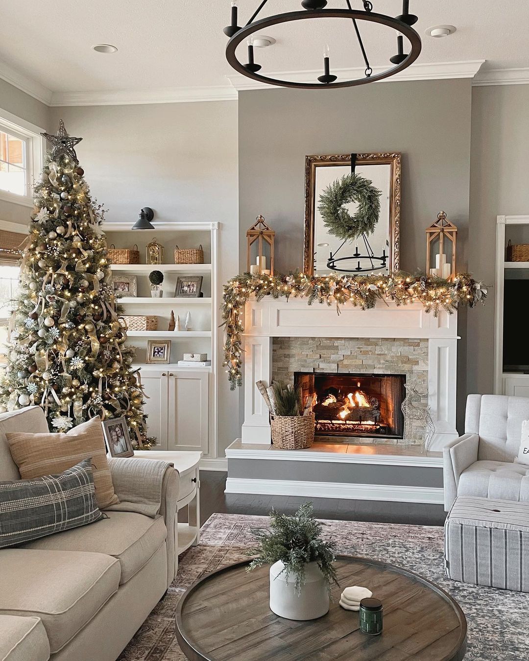 Classic and Cozy: A Timeless Christmas Living Room with Warm Accents