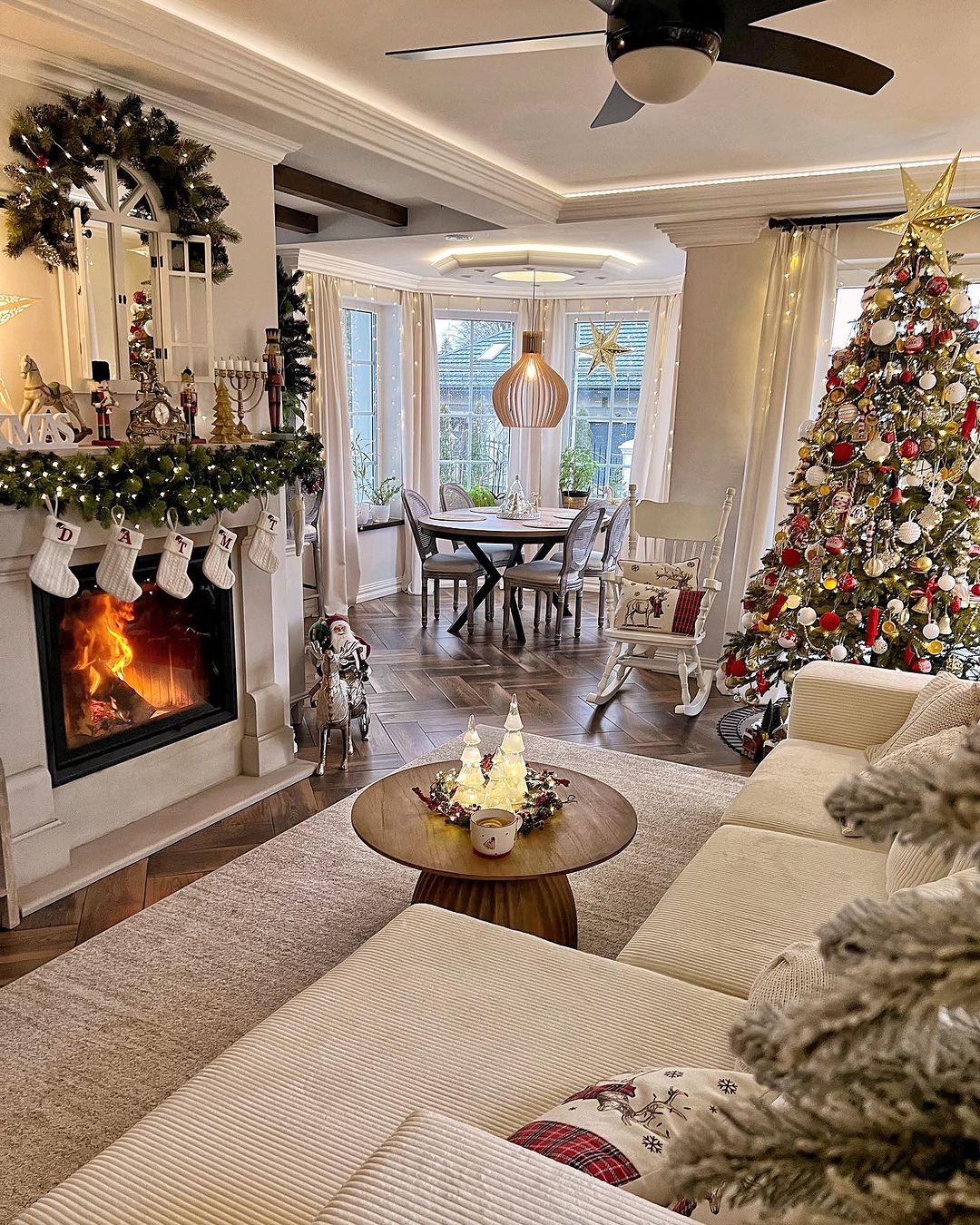 Creating a Warm Christmas Corner with Classic Charm