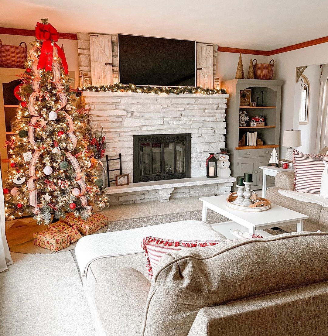 Cozy Christmas Living Room with Classic Red Accents